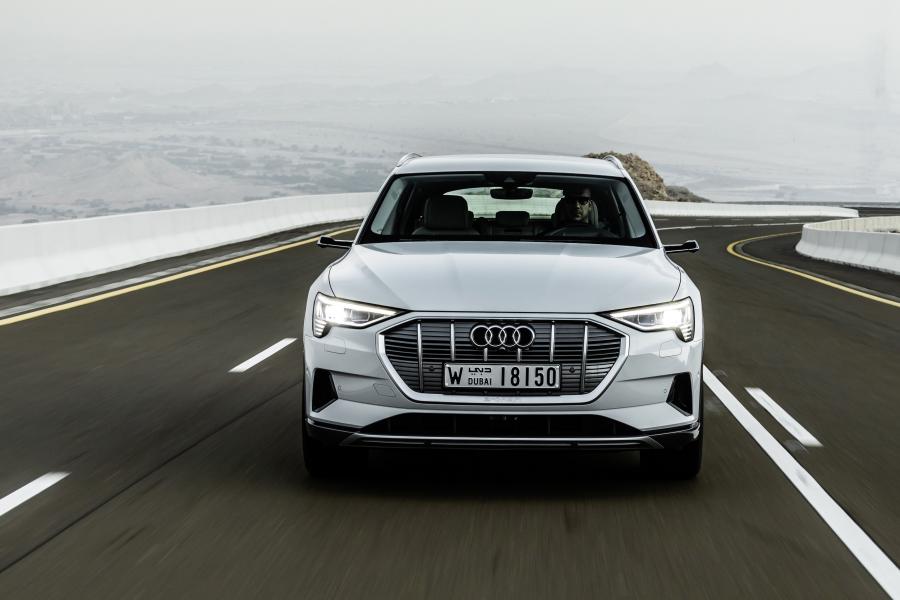  Audi e-tron 55 Quattro 2019 года  (WW) (фото 262 из 452)